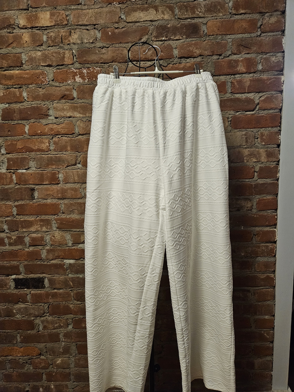 Women's White Textured Elastic-Waist Pants